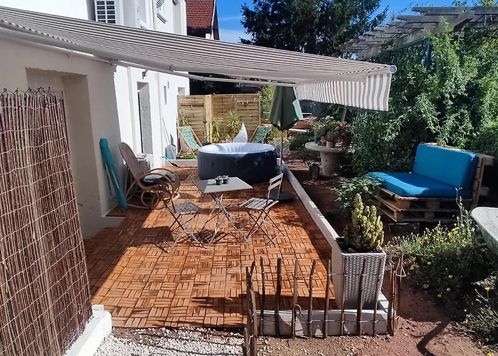 Superbe Appartement Avec Jacuzzi Avec Jardin Prive