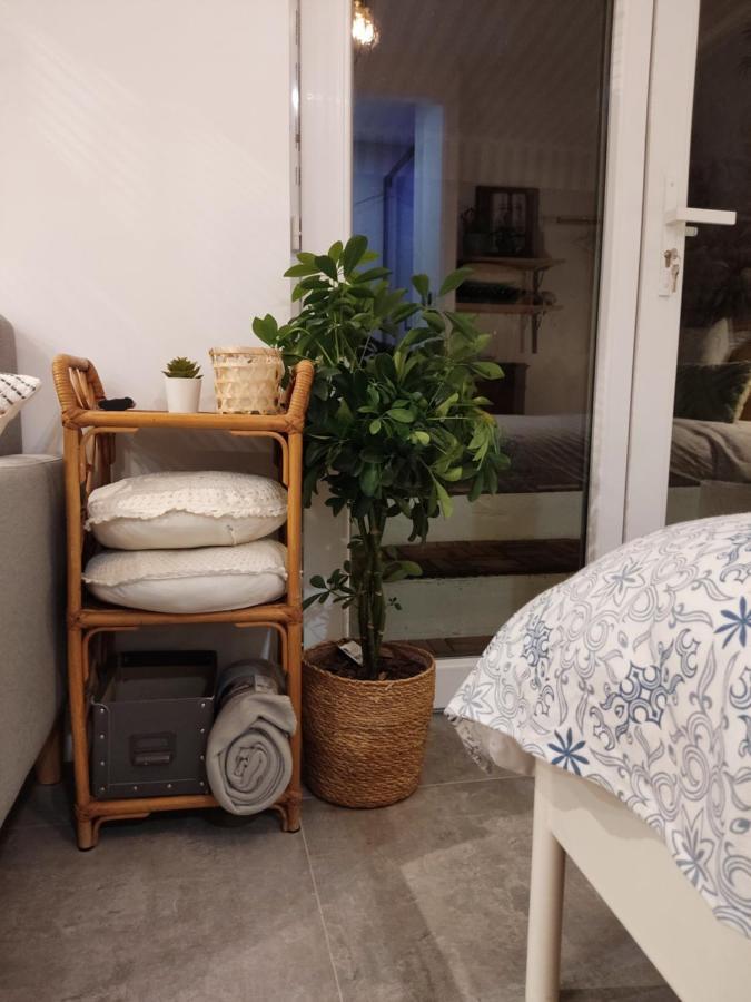 Superbe Avec Jacuzzi Avec Jardin Privé Hébergement de vacances Lyon